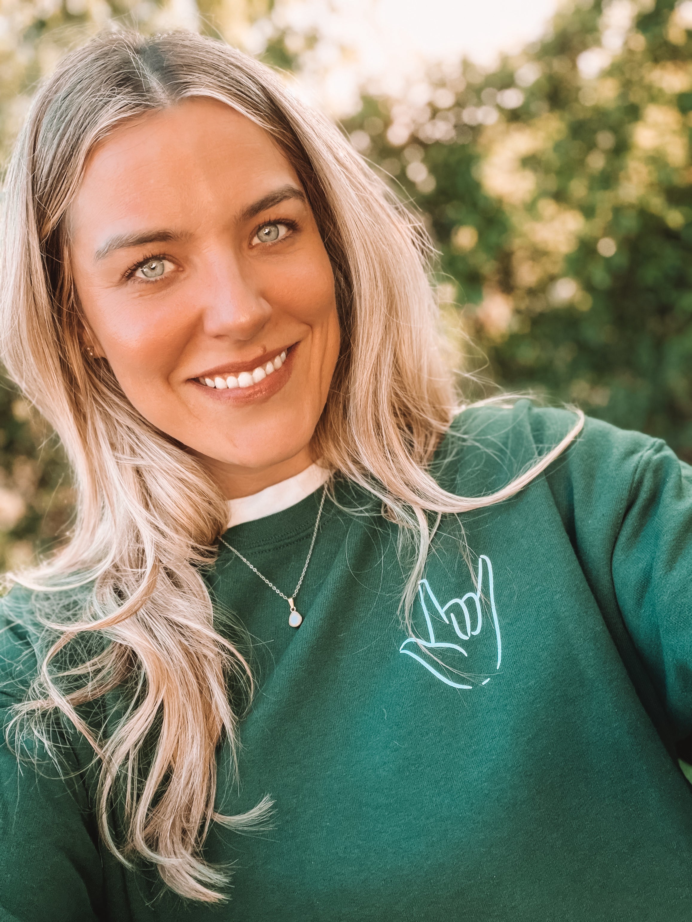 The World Would Be a Better Place Forest Green Crewneck – The LA